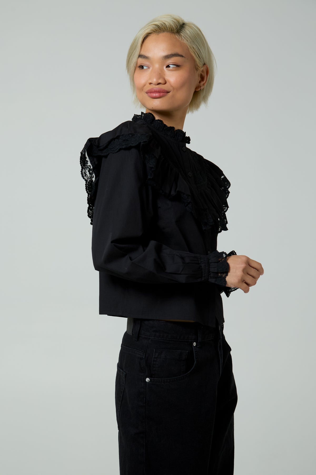 Lilith Frill Collar Blouse