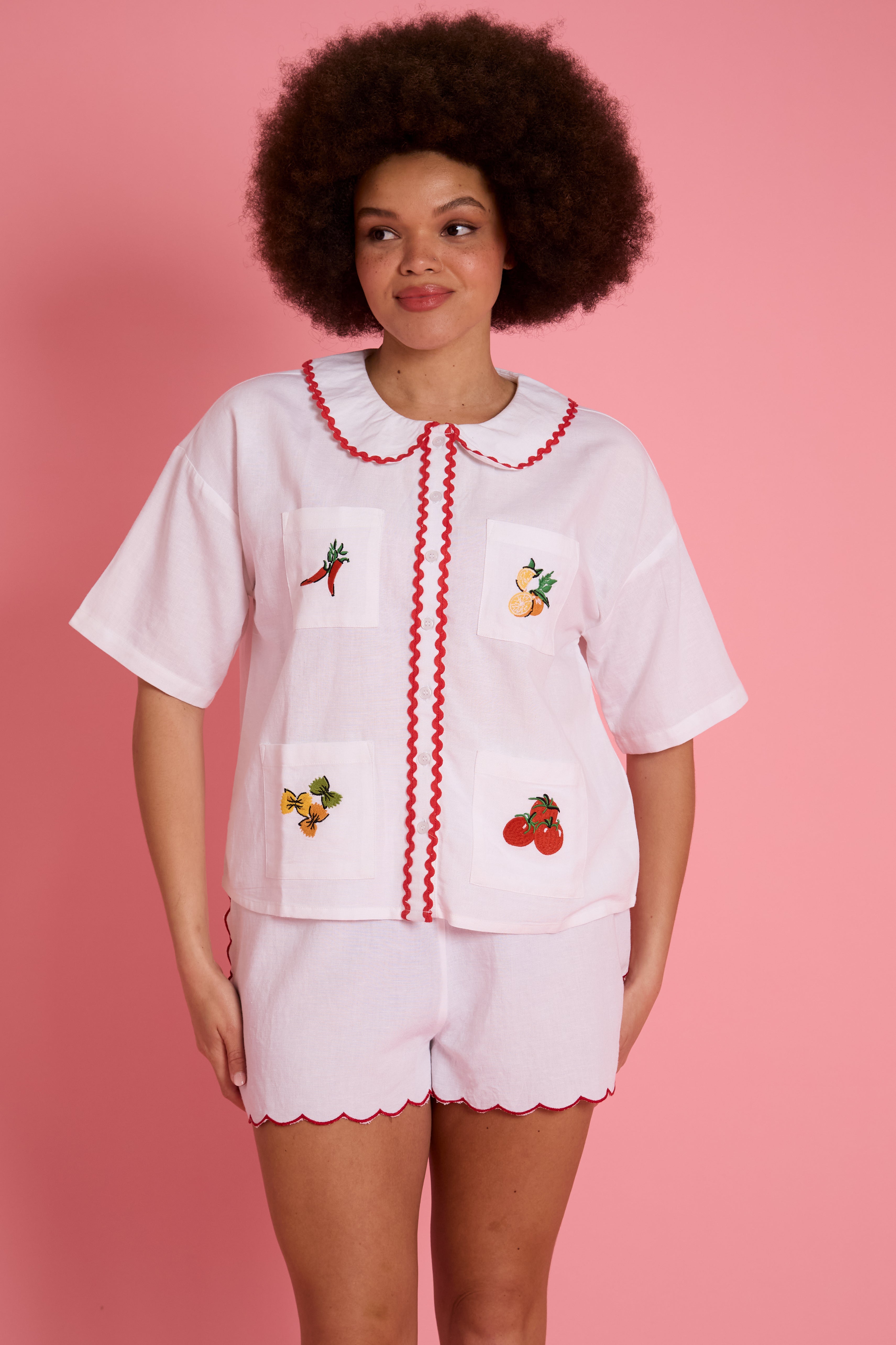 Cleo Embroidered Linen Shorts - Curve