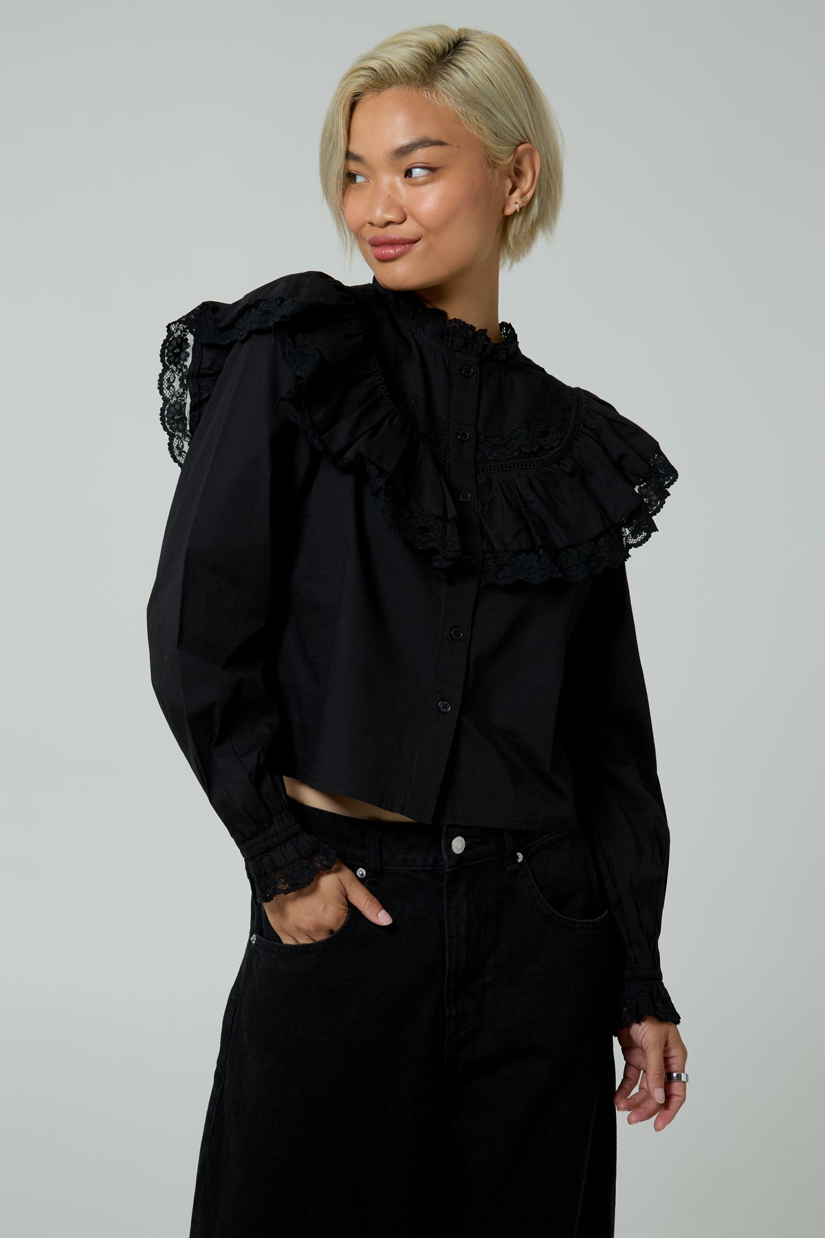 Lilith Frill Collar Blouse